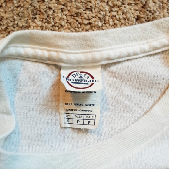 Christmas Cotton Graphic Tee Vegas "What Happens Under the Mistletoe..." Sz S - Picture 3 of 7